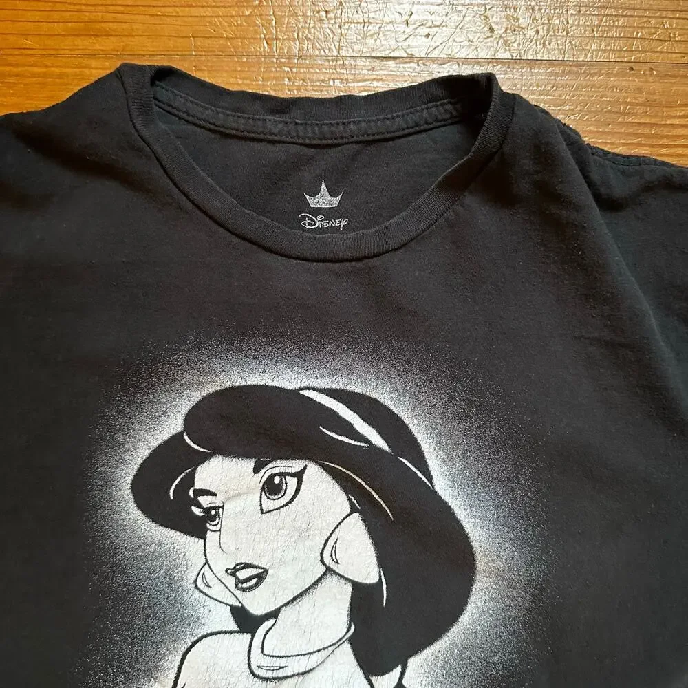Disney Aladdin Jasmine black‎ cotton white graphic short sleeve shirt SIZE M - Picture 2 of 4